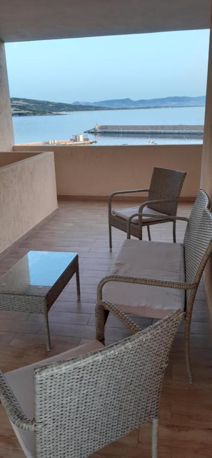 Fronte Mare Attico Indipendente Ed Esclusivo Con Terrazza Panoramica Leilighet Isola Rossa Eksteriør bilde